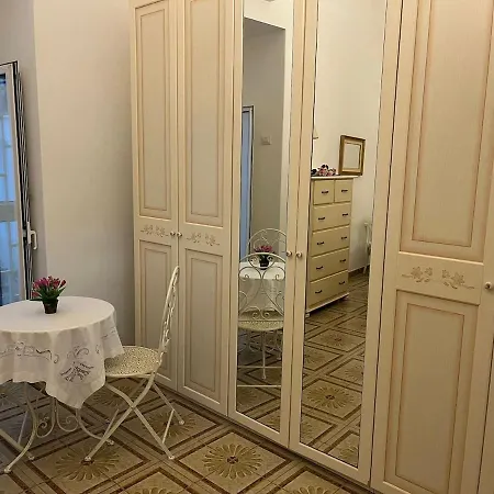 Апартаменты Melficta House *