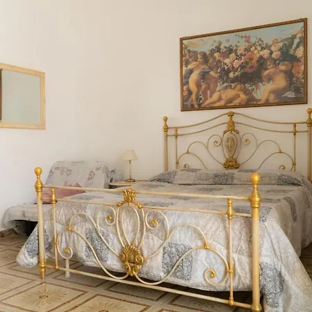 Melficta House Apartmán *