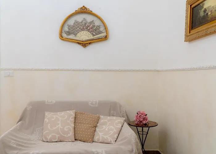 아파트 Melficta House